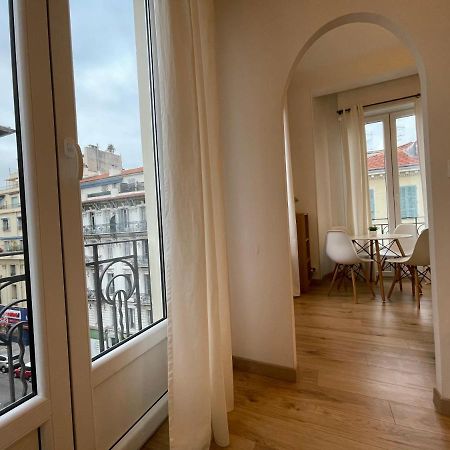 Nice Renting - Notre Dame - Cosy Loft Perfect View On The Roofs Bagian luar foto
