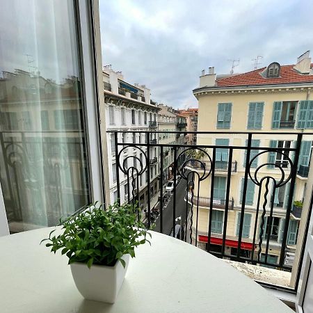 Nice Renting - Notre Dame - Cosy Loft Perfect View On The Roofs Bagian luar foto
