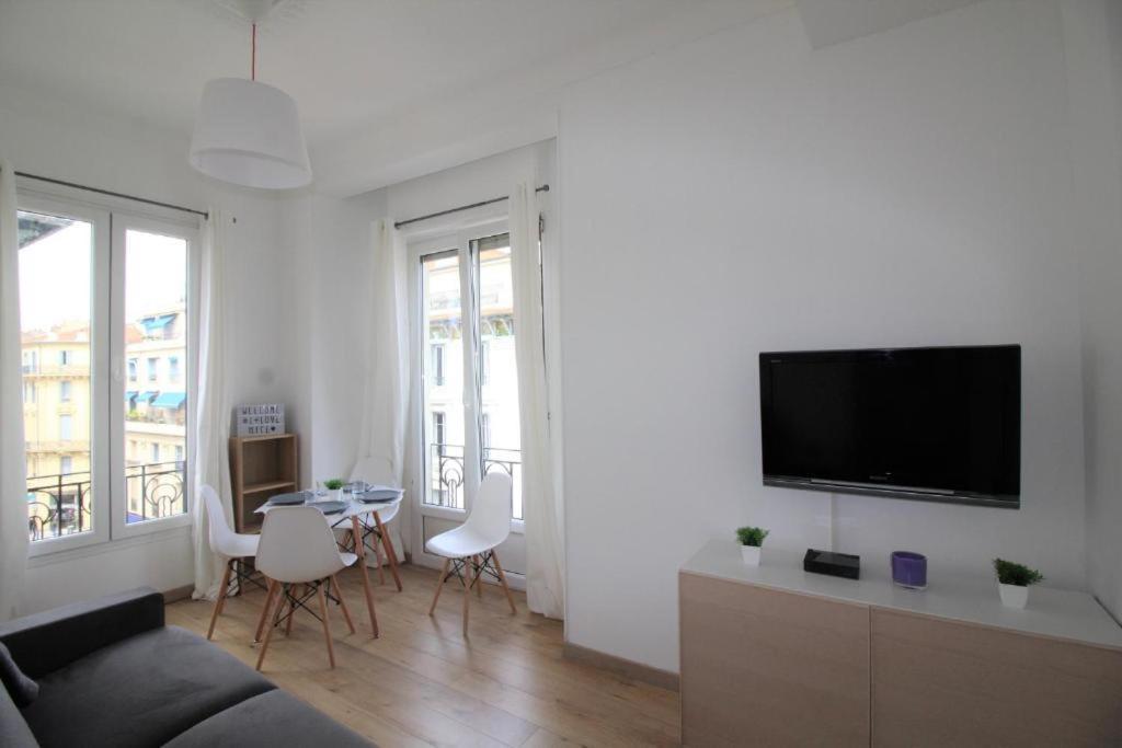 Nice Renting - Notre Dame - Cosy Loft Perfect View On The Roofs Bagian luar foto