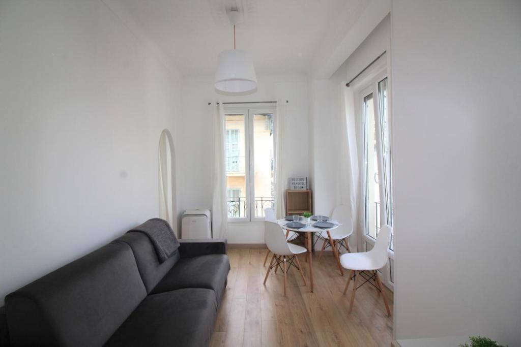 Nice Renting - Notre Dame - Cosy Loft Perfect View On The Roofs Bagian luar foto