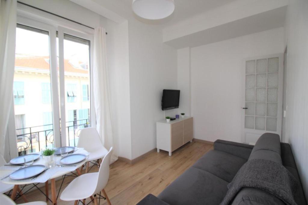 Nice Renting - Notre Dame - Cosy Loft Perfect View On The Roofs Bagian luar foto