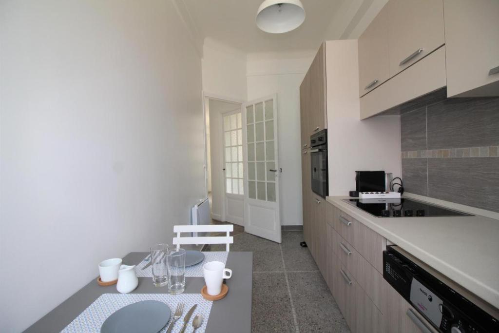 Nice Renting - Notre Dame - Cosy Loft Perfect View On The Roofs Bagian luar foto