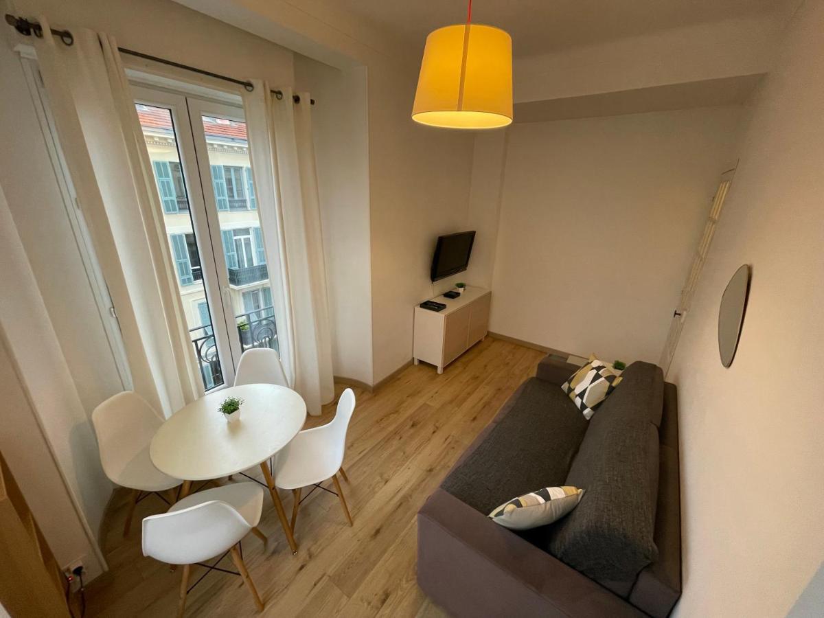 Nice Renting - Notre Dame - Cosy Loft Perfect View On The Roofs Bagian luar foto