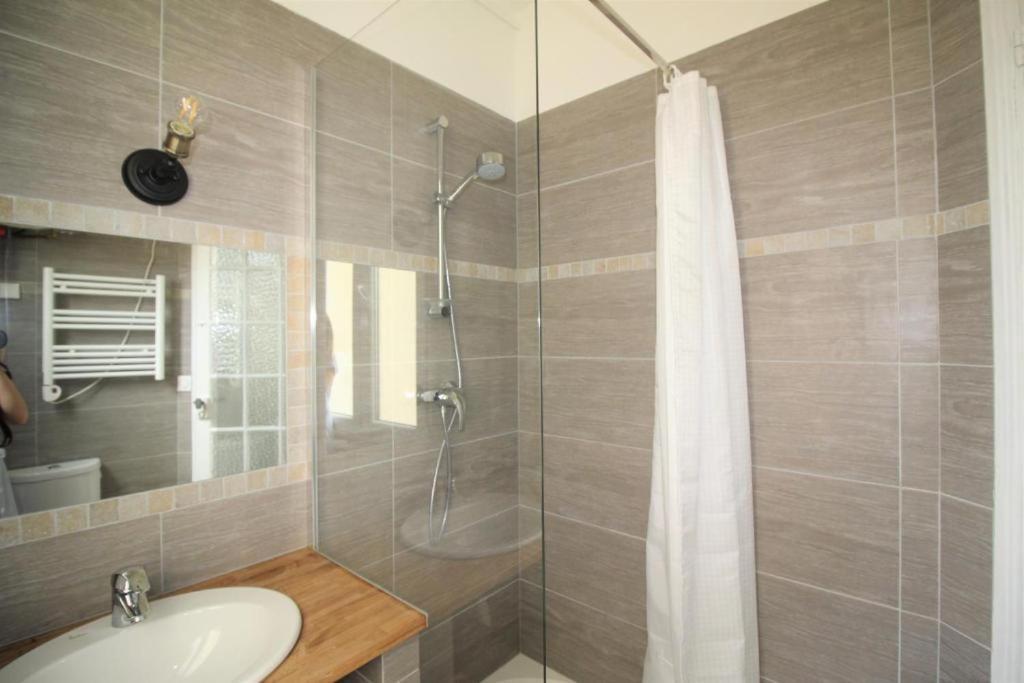 Nice Renting - Notre Dame - Cosy Loft Perfect View On The Roofs Bagian luar foto