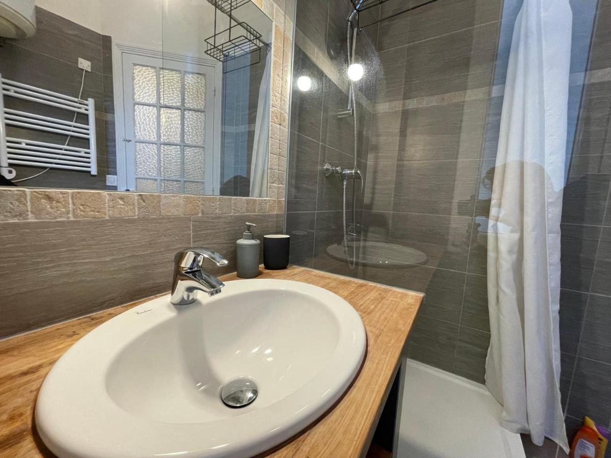 Nice Renting - Notre Dame - Cosy Loft Perfect View On The Roofs Bagian luar foto