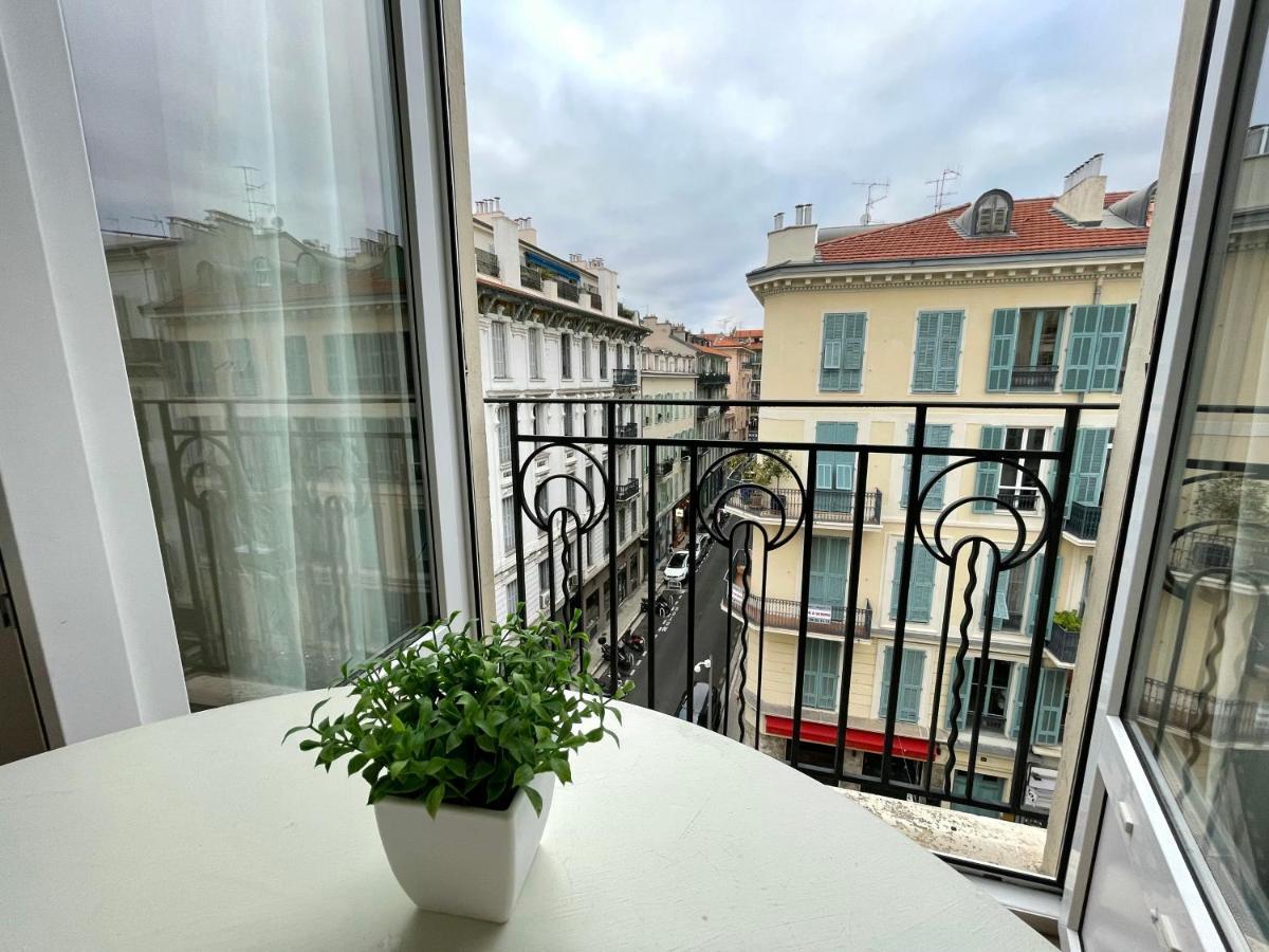 Nice Renting - Notre Dame - Cosy Loft Perfect View On The Roofs Bagian luar foto