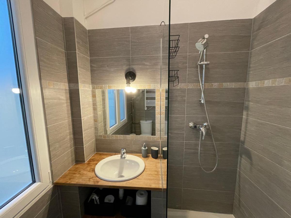 Nice Renting - Notre Dame - Cosy Loft Perfect View On The Roofs Bagian luar foto