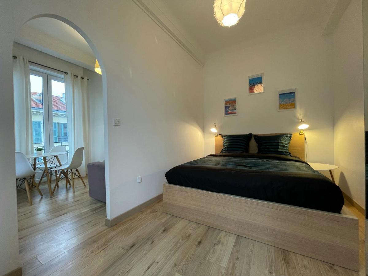 Nice Renting - Notre Dame - Cosy Loft Perfect View On The Roofs Bagian luar foto
